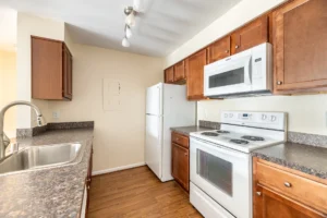 Oaks of Woodlawn apartments storage and fridge