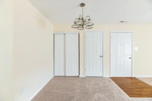 Oaks of Woodlawn apartments dining room storage