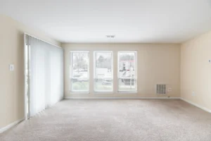 Oaks of Woodlawn apartments blinds closed
