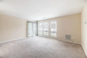 Oaks of Woodlawn apartments living room view