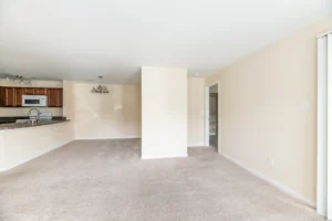 Oaks of Woodlawn apartments hallway