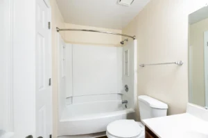 Oaks of Woodlawn bathroom