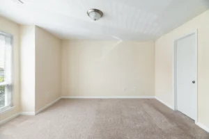 Oaks of Woodlawn empty room