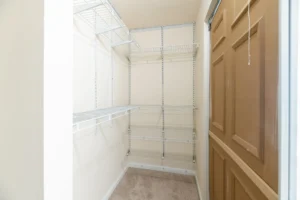 Oaks of Woodlawn closet space