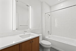 Quartermill Apartments bathroom