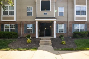 Stafford Lakes apartments entry